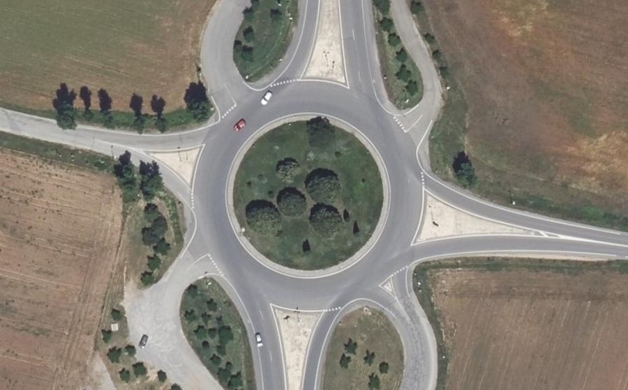 Vue aérienne du Rond-point anonyme n°195813892