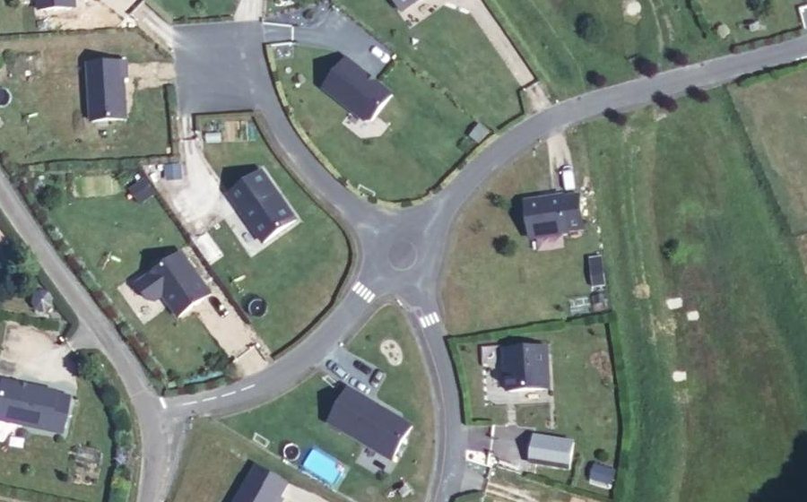 Vue aérienne du Rond-point anonyme n°195859212