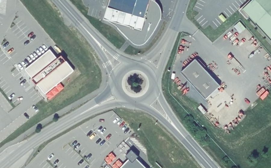 Vue aérienne du Rond-point anonyme n°195920819