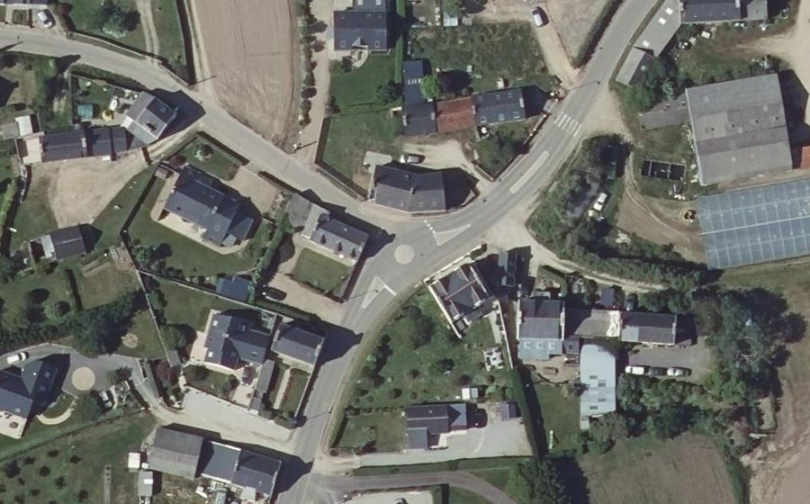 Vue aérienne du Rond-point anonyme n°196970807