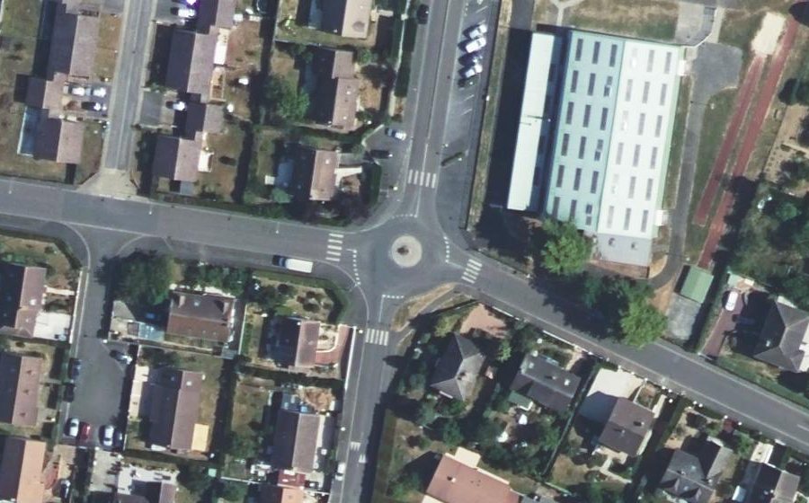 Vue aérienne du Rond-point anonyme n°197011939