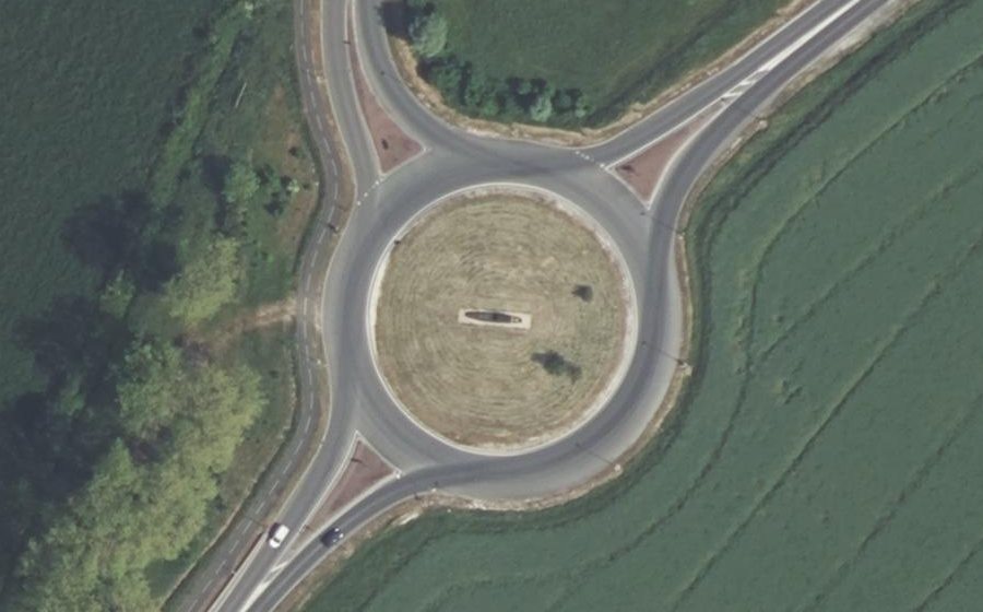 Vue aérienne du Rond-point anonyme n°197137770