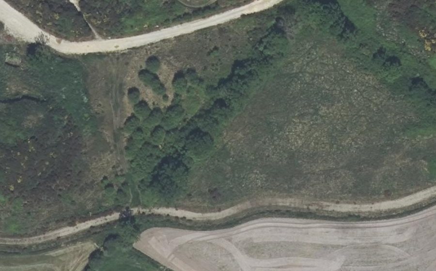 Vue aérienne du Rond-point anonyme n°197356831