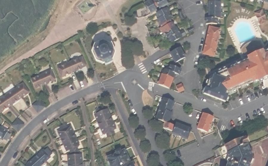 Vue aérienne du Rond-point anonyme n°197415556