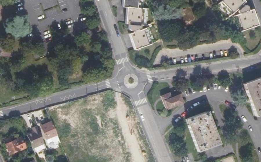 Vue aérienne du Rond-point anonyme n°19753851