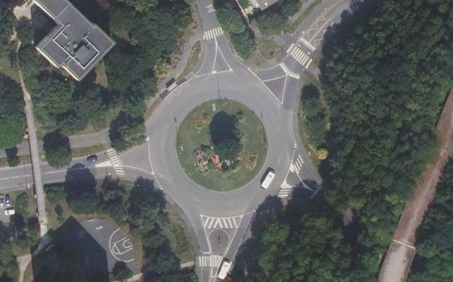 Vue aérienne du Rond-Point du 19 Mars 1962