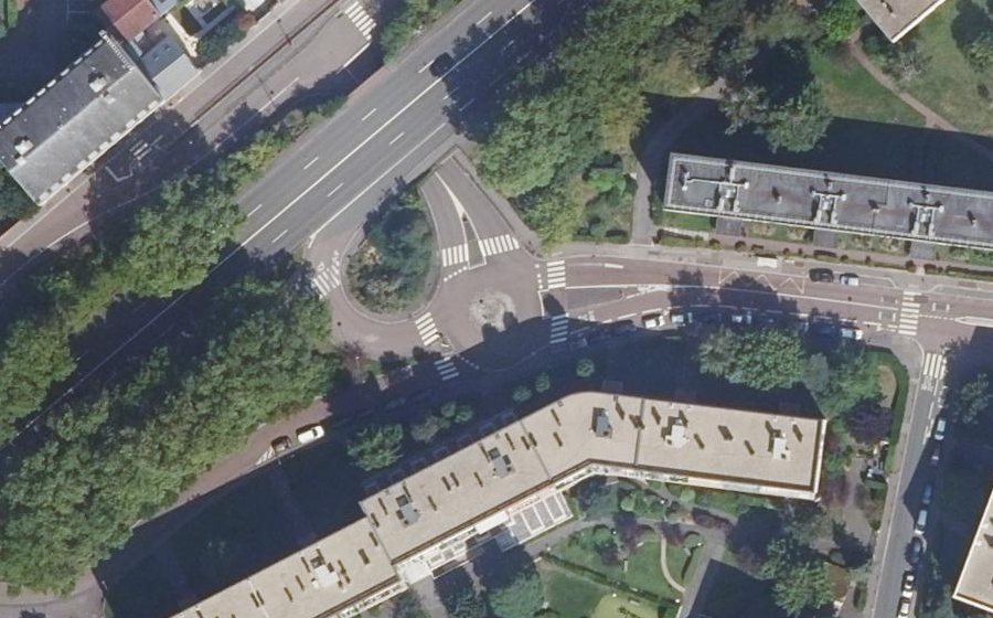 Vue aérienne du Rond-point anonyme n°19760883