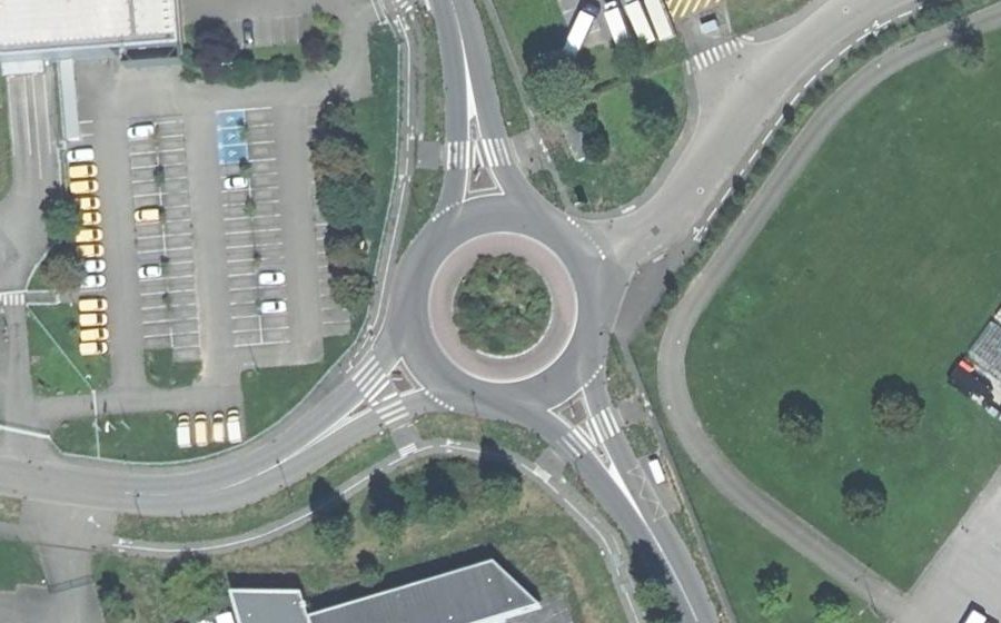 Vue aérienne du Rond-point anonyme n°197708279