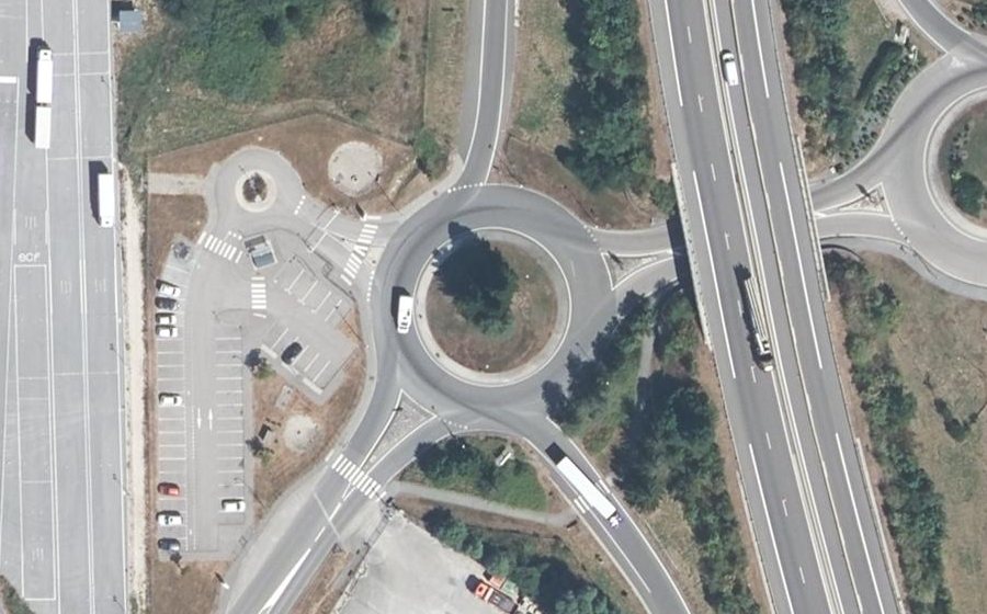 Vue aérienne du Rond-point anonyme n°19782923