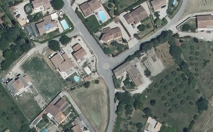 Vue aérienne du Rond-point anonyme n°197830211