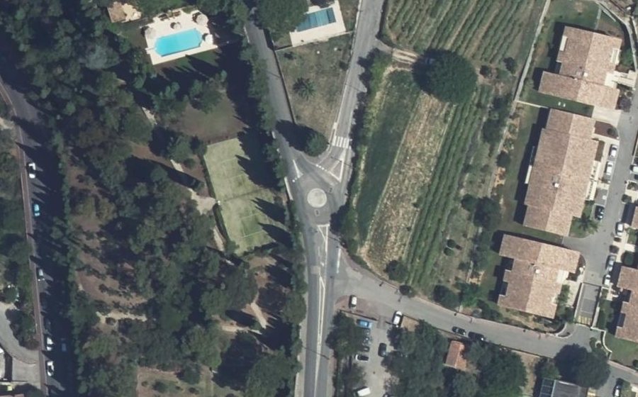 Vue aérienne du Rond-point anonyme n°19787081
