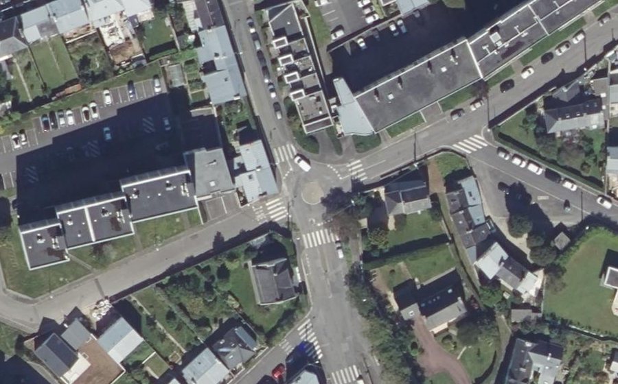 Vue aérienne du Rond-point anonyme n°19789603