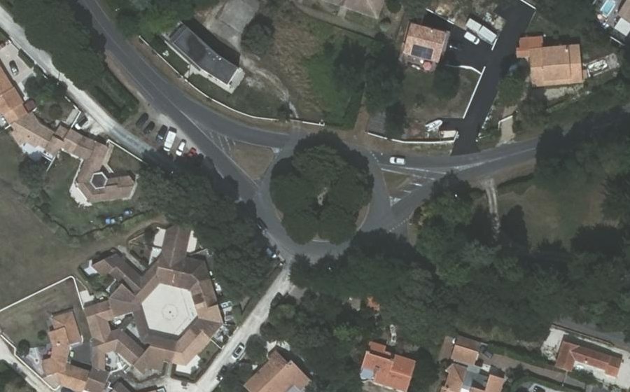 Vue aérienne du Rond-point anonyme n°19791391