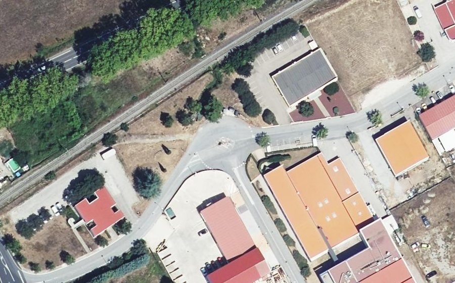 Vue aérienne du Rond-point anonyme n°19799610