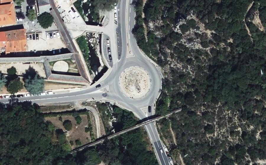 Vue aérienne du Rond-point anonyme n°19799655