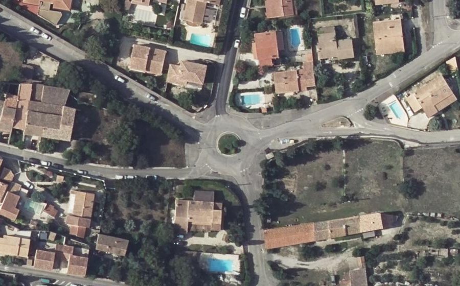 Vue aérienne du Rond-point anonyme n°198012958