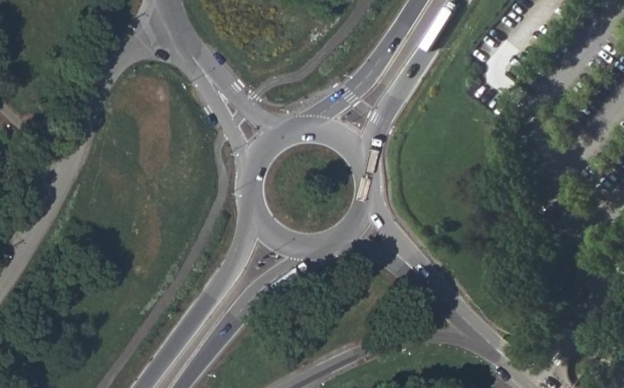 Vue aérienne du Rond-point anonyme n°19801397