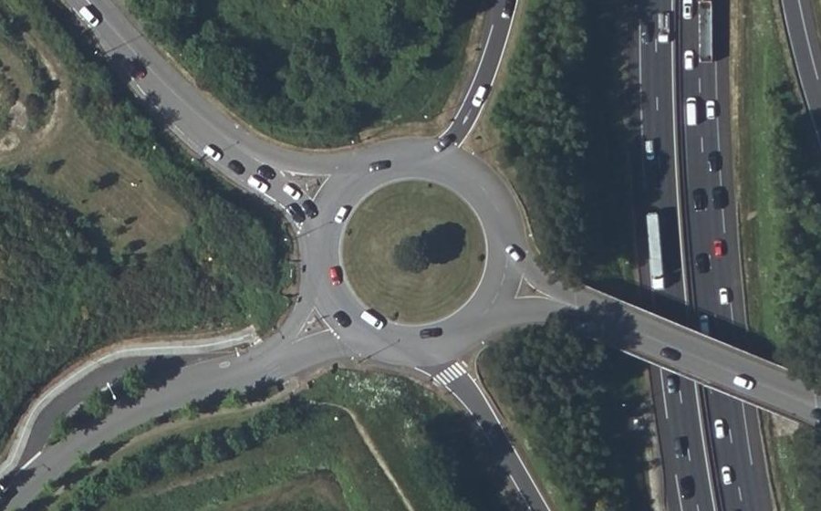 Vue aérienne du Rond-point anonyme n°19801810
