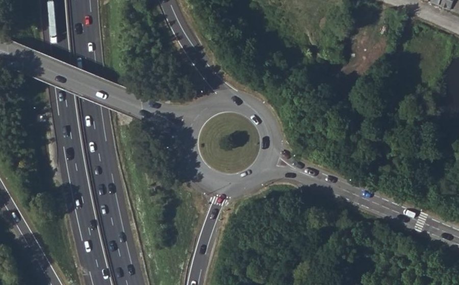 Vue aérienne du Rond-point anonyme n°19801811