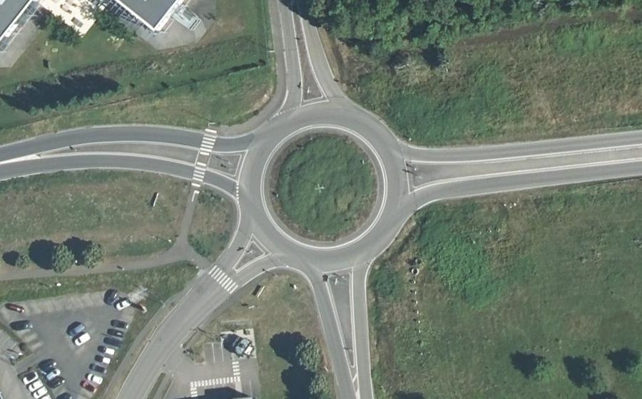 Vue aérienne du Rond-point anonyme n°19801881