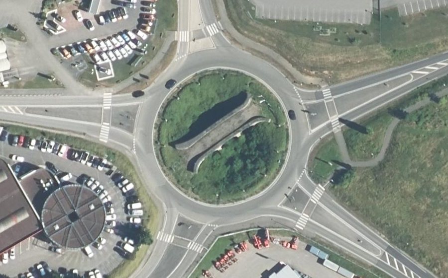 Vue aérienne du Rond-point anonyme n°19802013