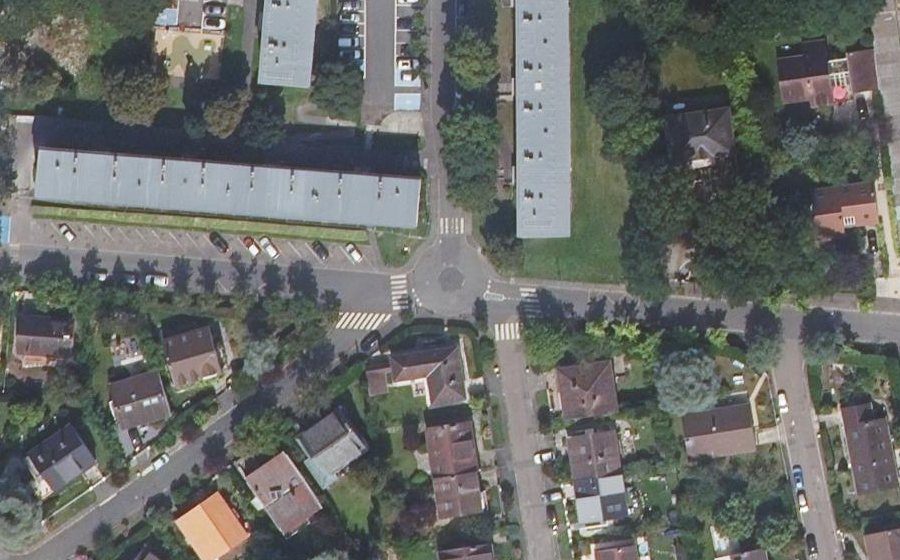Vue aérienne du Rond-point anonyme n°19804427