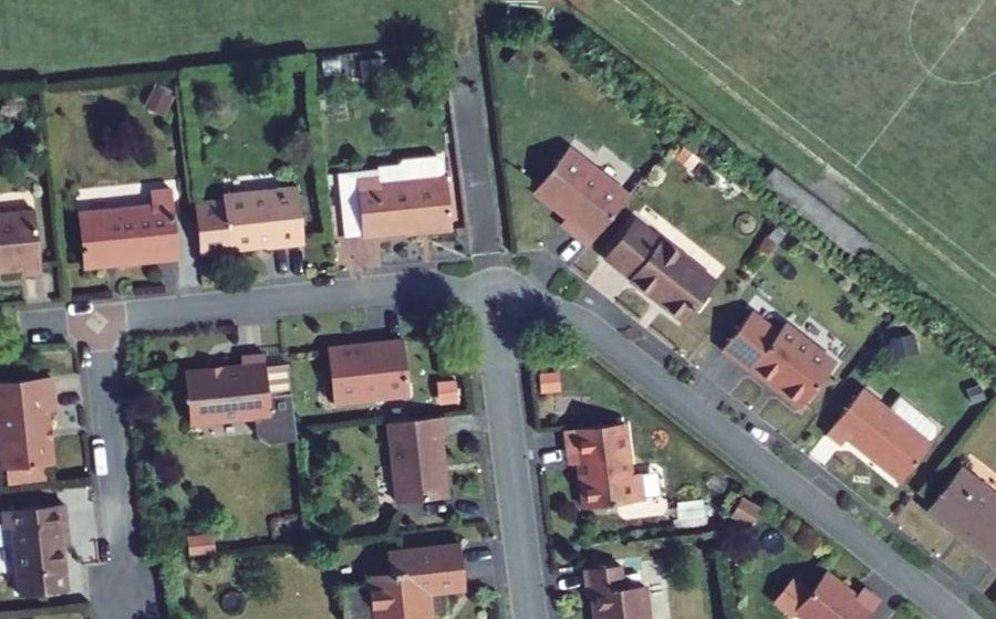 Vue aérienne du Rond-point anonyme n°198321322