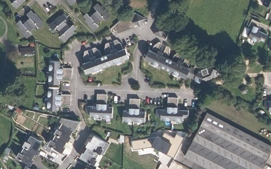 Vue aérienne du Rond-point anonyme n°198352856