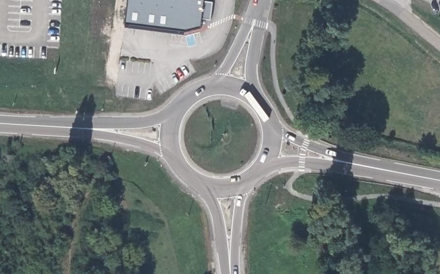 Vue aérienne du Rond-point anonyme n°19837855
