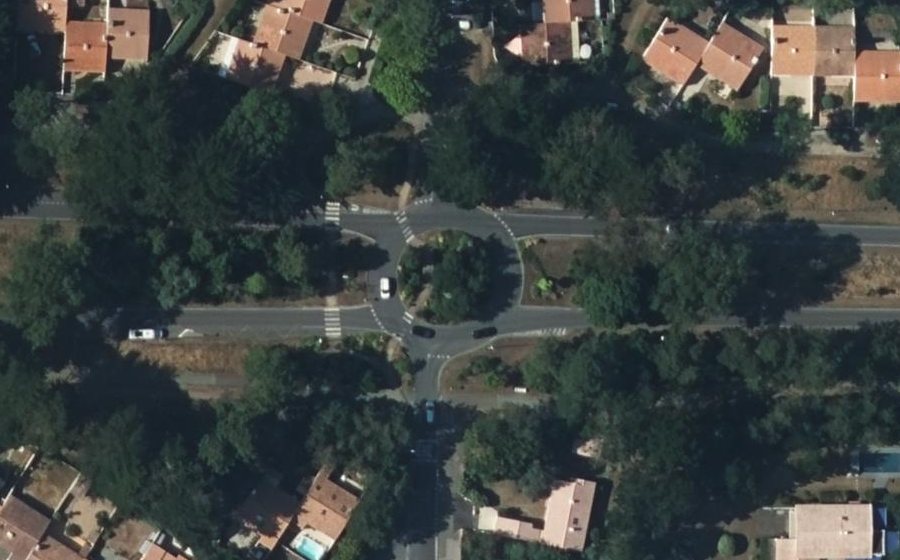Vue aérienne du Rond-point anonyme n°198420903