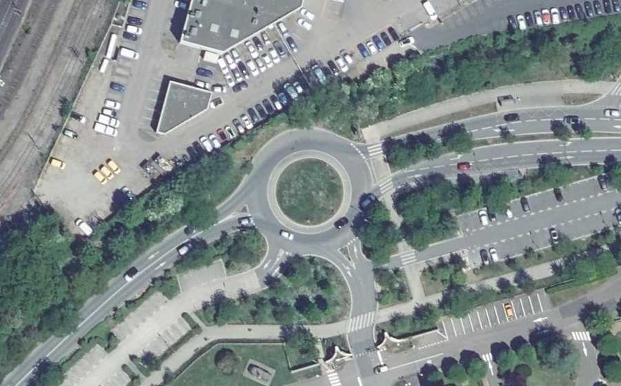 Vue aérienne du Rond-point anonyme n°198508256