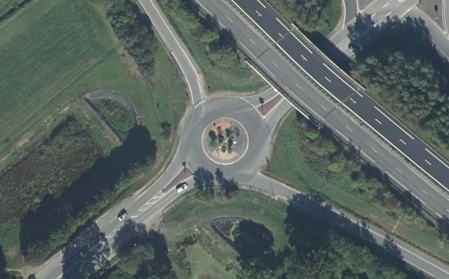 Vue aérienne du Rond-point anonyme n°19851426