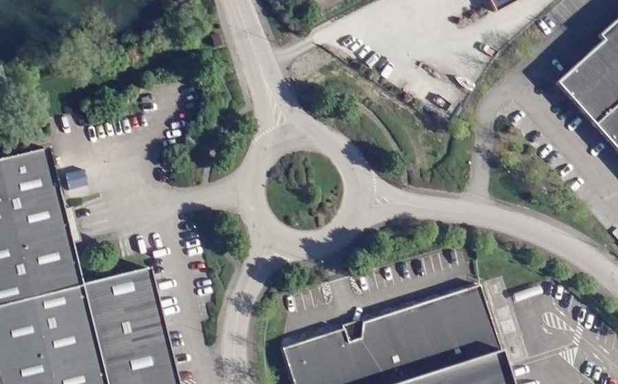 Vue aérienne du Rond-point anonyme n°198802381