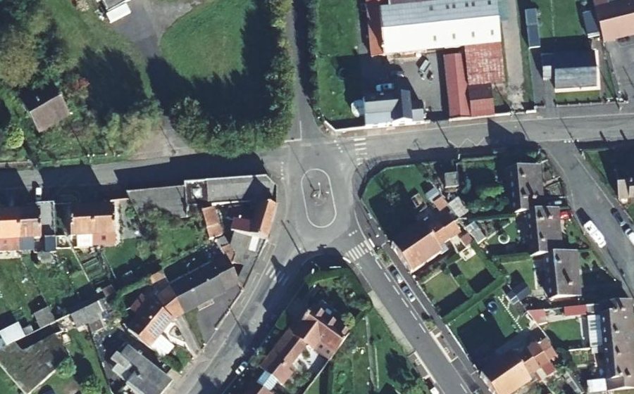 Vue aérienne du Rond-point anonyme n°198809197