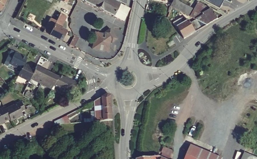 Vue aérienne du Rond-point anonyme n°198810977