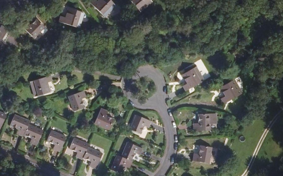 Vue aérienne du Rond-point anonyme n°19881366