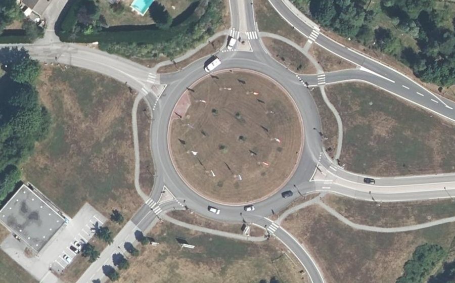 Vue aérienne du Rond-point anonyme n°19886830