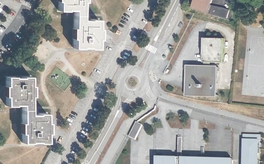 Vue aérienne du Rond-point anonyme n°19887638