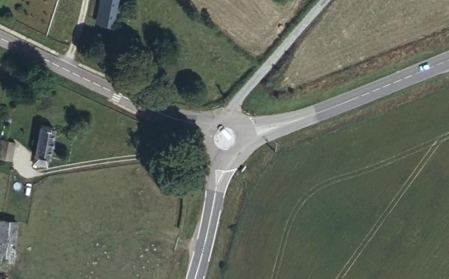 Vue aérienne du Rond-point anonyme n°198930771