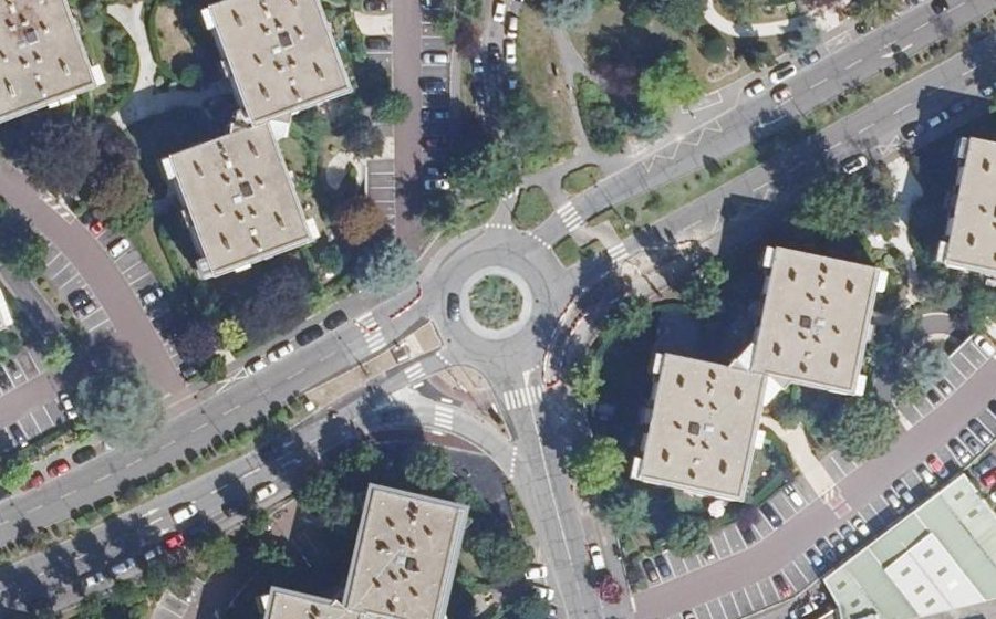 Vue aérienne du Rond-point anonyme n°19893118