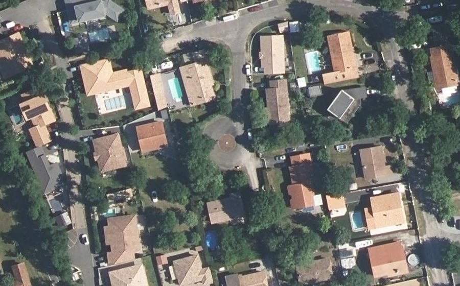 Vue aérienne du Rond-point anonyme n°198957654
