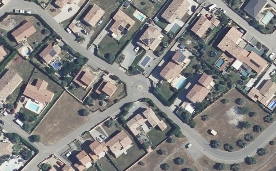 Vue aérienne du Rond-point anonyme n°199162766