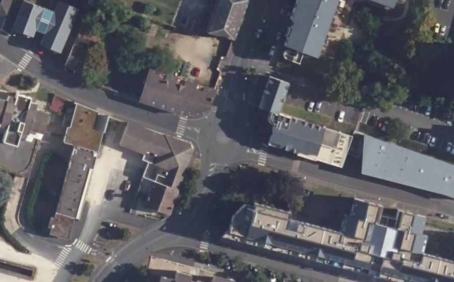 Vue aérienne du Rond-point anonyme n°199212881