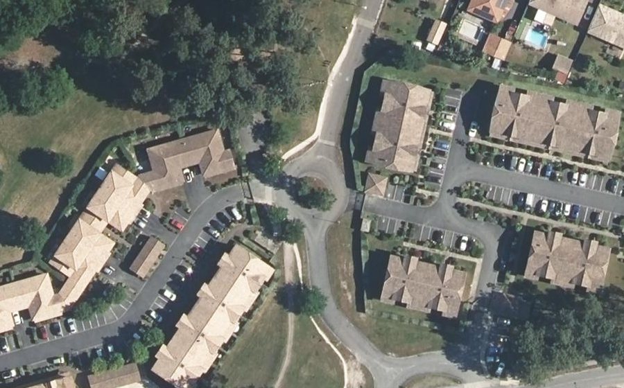 Vue aérienne du Rond-point anonyme n°199227821