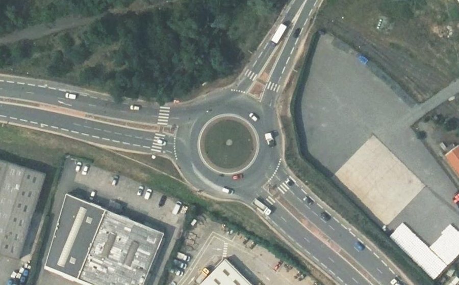 Vue aérienne du Rond-point anonyme n°19923130