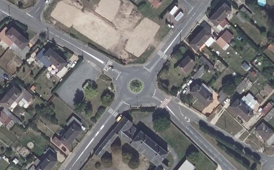 Vue aérienne du Rond-point anonyme n°199302033