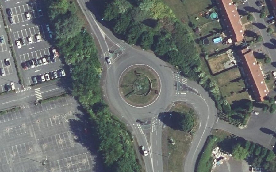 Vue aérienne du Rond-point anonyme n°199309351