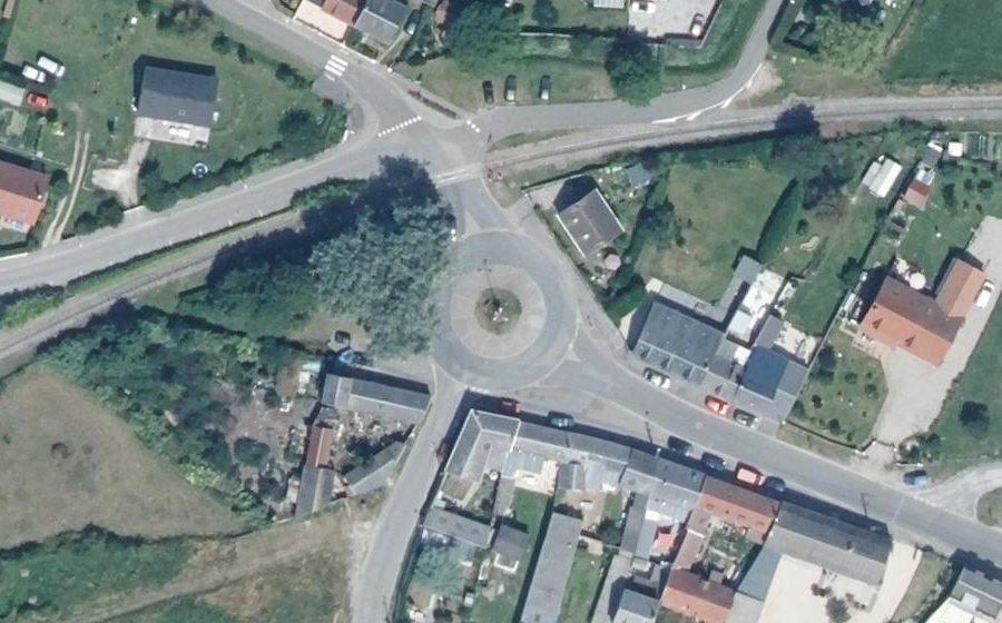 Vue aérienne du Rond-point anonyme n°199534003