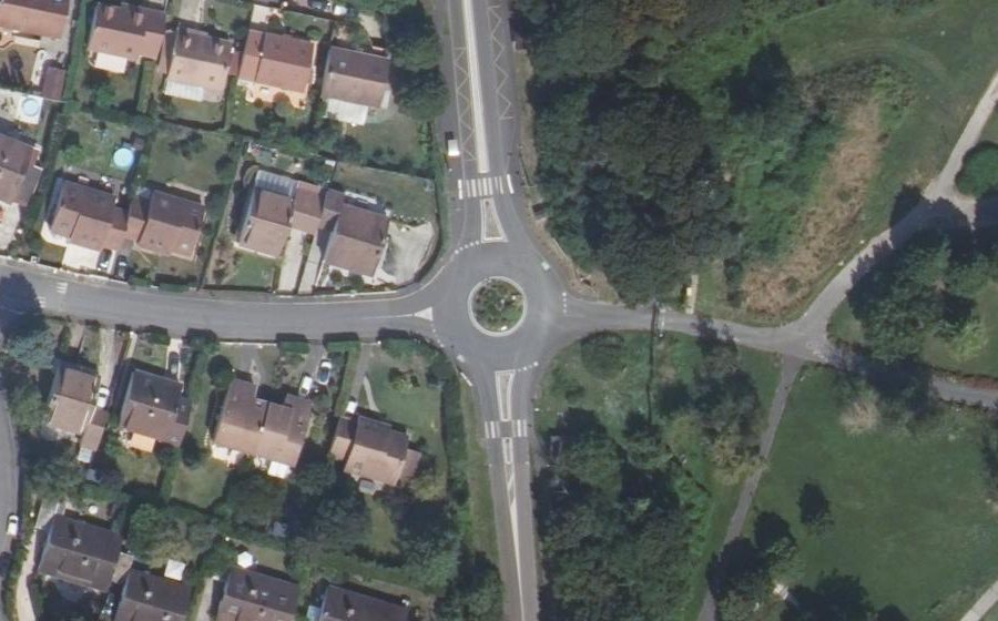 Vue aérienne du Rond-point anonyme n°199660037