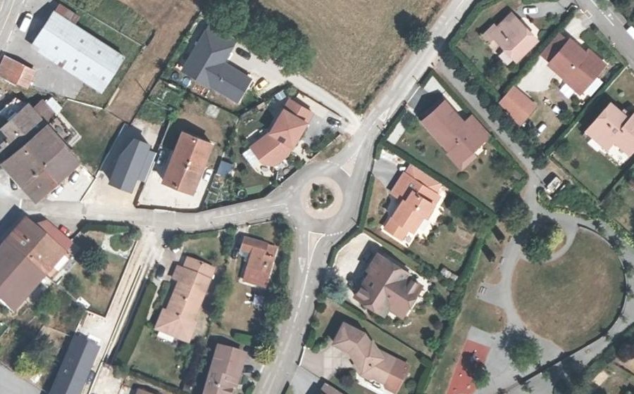 Vue aérienne du Rond-point anonyme n°19982577